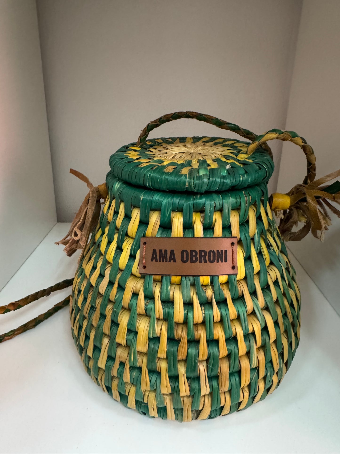 BOLSO MINI-POT  artesanal  AMA OBRONI