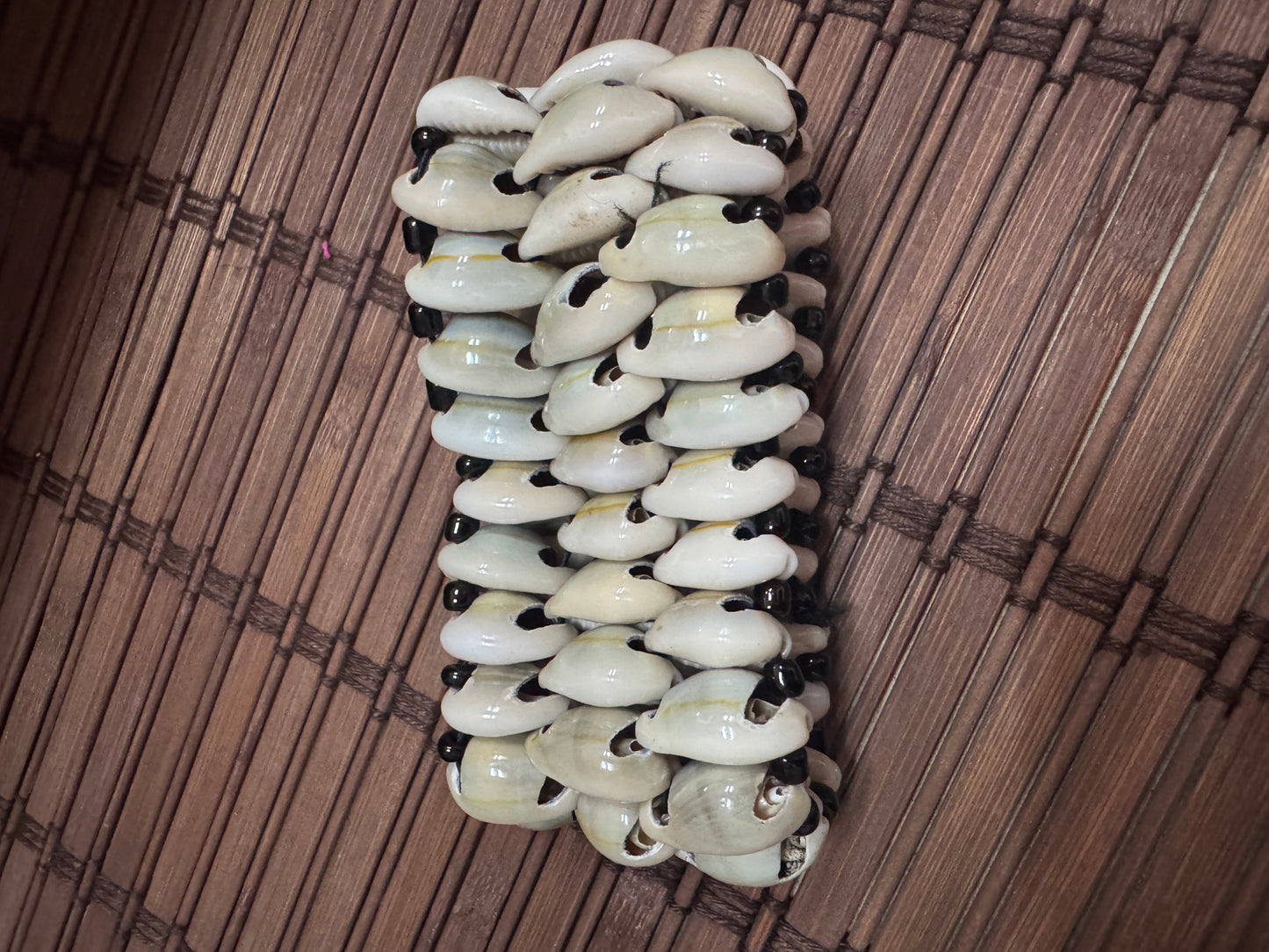 PULSERA TRIPLE CAURI/ CARACOLAS