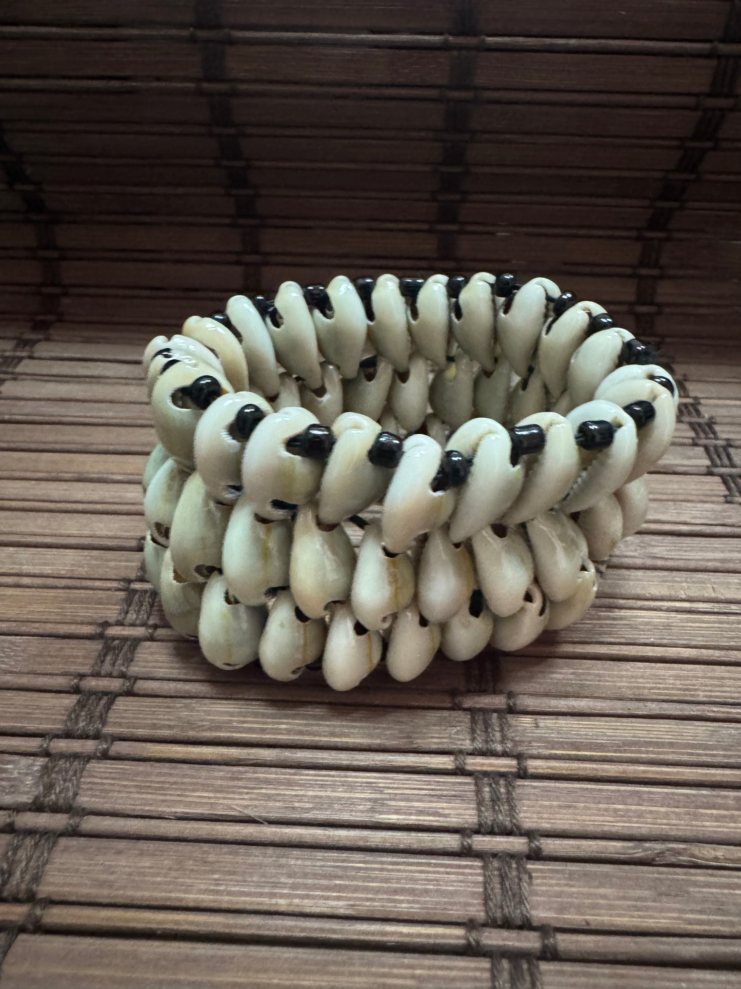 PULSERA TRIPLE CAURI/ CARACOLAS