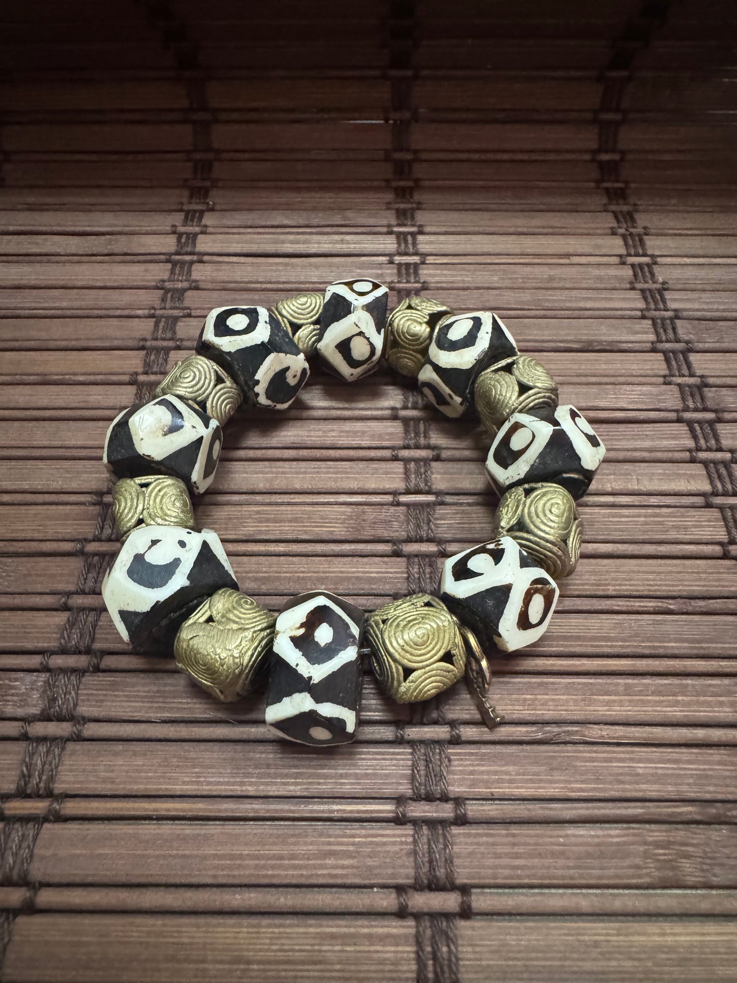 PULSERA HUESO/ BRONCE